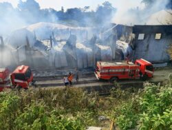 Kandang Beserta 6.000 Ekor Anak Ayam di Kuta Cot Glie Musnah Terbakar
