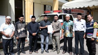 Ketua DPRK Banda Aceh Serahkan Ambulans untuk Masyarakat Gampong Laksana