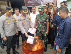 KIP Lhokseumawe Musnahkan 130 Surat Suara Rusak
