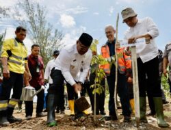 Hadiri Quarry Day 2024 PT SBA, Pj Gubernur Safrizal Lepas Bibit Ikan dan Tanam Pohon di Lhoknga