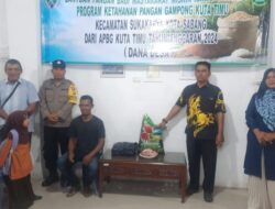 Bhabinkamtibmas Kuta Timu Salurkan Bantuan Pangan untuk Warga