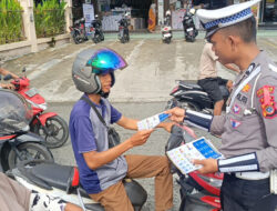 Operasi Lilin Seulawah 2024, Sat Lantas Polres Aceh Barat Bagikan Brosur