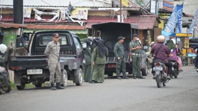 Satpol PP dan WH Aceh Besar Tertibkan Pedagang Takjil Selama Ramadhan 1446 H