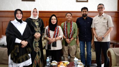 Gubernur Aceh Sambut Kedatangan Menteri Kehutanan dan Rombongan Komisi IV DPR RI di Bandara SIM