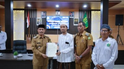 18 Nazhir Aceh Besar Terima Sertifikat Tanah Wakaf