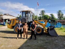 MSB 2 Kerahkan Alat Berat Bersihkan Material Banjir di Jalan Desa dan Pemukimam Warga