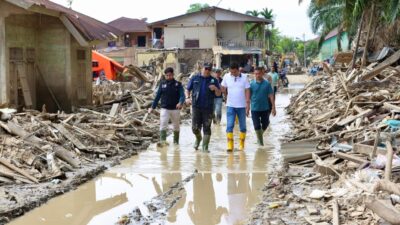 Relawan ASN Bersihkan Fasilitas Pendidikan di Aceh Tamiang, Sekda Aceh Pantau Langsung