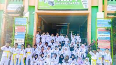 28 Atlet Taekwondo Dojang MIN 1 Banda Aceh Terima Sertifikat Uji Kenaikan Tingkat