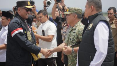 Pangdam Iskandar Muda Sambut Kedatangan Kapolri di Bandara SIM