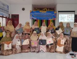 Dosen ISBI Aceh Perkenalkan Seni Lukis Kepada Pengurus TP PKK Kota Jantho