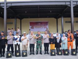 Kapolresta Bagikan 100 Paket Sembako Bantuan Akabri ’91