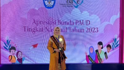 Wardiati Terima Penghargaan Wiyata Dharma Utama dari Kemendikbud Ristek RI