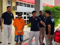 Penyidik Polda Aceh Serahkan Abu Laot Beserta Barang Bukti ke Jaksa