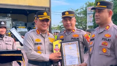Kapolresta Banda Aceh Berikan Penghargaan Kepada Personel dan Enam Polsek