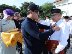 30 PNS UIN Ar-Raniry Terima Satyalancana Karya Satya HAB ke-78
