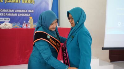 Pj Ketua TP PKK Aceh Besar Lantik Ketua TP PKK dan Bunda PAUD Lhoknga
