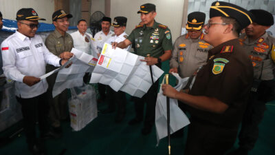 Forkopimda Banda Aceh Pantau Gudang Logistik dan Pelipatan Surat Suara Pemilu 2024