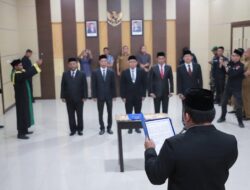 Pj Bupati Iswanto Lantik Komisioner KIP Aceh Besar, Ini Harapannya