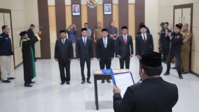 Pj Bupati Iswanto Lantik Komisioner KIP Aceh Besar, Ini Harapannya