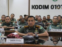 Dandim 0101/KBA Beserta Perwira Jajaran Ikuti Zoom Meeting Bimtek Publik Speaking