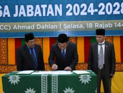 Aslam Nur Dilantik Jadi Rektor Unmuha