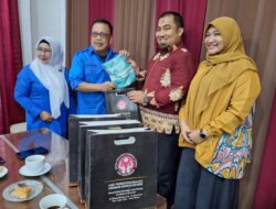 Ketua Dekranasda Aceh Besar Apresiasi PWI dan IKWI Promosikan Batik ‘Nyan Cap’ di HPN