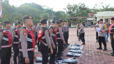 Jelang Pemilu, Bag Log Polres Nagan Raya Distribusikan Kaporlap PAM TPS Kepada Personel