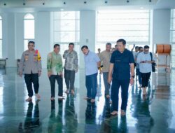 Sekjen Kemendagri RI Kagumi Keindahan Masjid Giok Nagan Raya