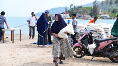 Terima Bantuan CPP, PKH dan Sembako, Warga Pulo Aceh Berterima Kasih Kepada Pemerintah