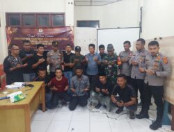 Sukses Sidang Pleno Pemilu, Kapolsek Labuhanhaji Timur dan PPK Gelar Doa Bersama