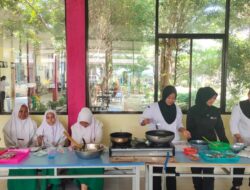 Siswa Program Keahlian Kuliner SMKN 1 Al Mubarkeya Serius Ikuti Pembelajaran Kewirausahaan