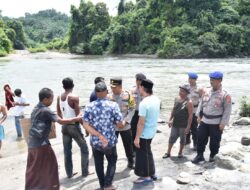 Santri Dayah Hanyut di Sungai Salah Sirong, Kapolres Bireuen Turut Lakukan Pencarian