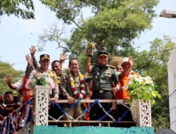 Dandim 0101/Kota Banda Aceh Bersama Forkopimda Banda Aceh Arak Piala Adipura XI