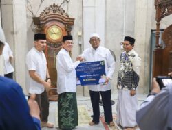 Awali Safari Ramadhan, Pj Wali Kota Banda Aceh Tarawih Bersama Warga Gampong Seutui