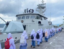 Ratusan Pelajar dan Masyarakat Sabang Antusias Kunjungi Kapal Perang