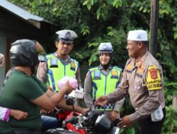 Jelang Berbuka Puasa, Polres Aceh Selatan Berbagi Takjil Kepada Masyarakat