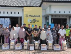 Pj Bupati Iswanto Serahkan 430 Paket Ramadhan Maybank Kepada Warga Kecamatan Kuta Cot Glie