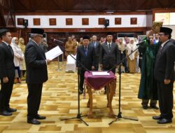 Pj Gubernur Bustami Lantik Azwardi Sebagai Pj Sekda Aceh