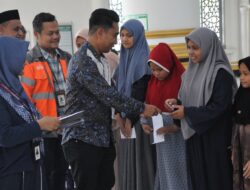 Plt Kadinsos Aceh Besar Santuni 227 Anak Yatim dan Serahkan Bantuan untuk Masjid