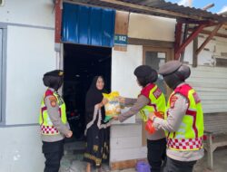 Ditsamapta Polda Aceh Peduli, Bagi Sembako dan Takjil Dalam Bulan Ramadhan