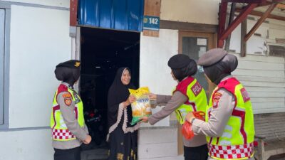 Ditsamapta Polda Aceh Peduli, Bagi Sembako dan Takjil Dalam Bulan Ramadhan