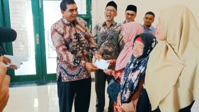 Jelang Idul Fitri 1445 H, 153 Guru Bakti di Aceh Besar Terima Donasi dari Kemenag