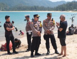 Kapolres Aceh Besar Patroli dan Pantau Situasi di Objek Wisata Pantai Lampuuk