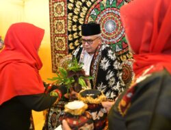 Tiba di Pendopo Bupati Aceh Tengah, Pj Gubernur Disambut Tari Munalo dan Peusijuek