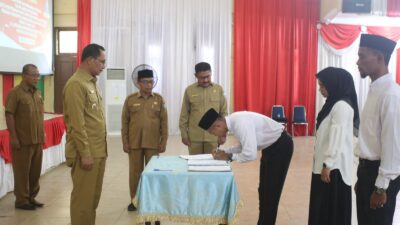 Pj Bupati Aceh Selatan Serahkan SK Kepada 197 Orang PPPK