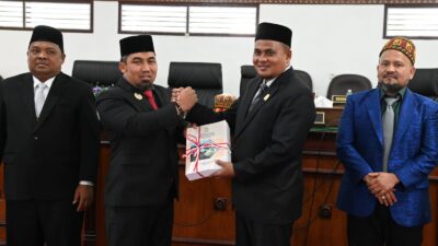 Pj Bupati Aceh Besar Sampaikan LKPJ Tahun Anggaran 2023 di Paripurna DPRK