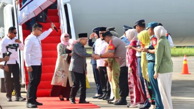 Kapolda Aceh bersama Forkopimda Sambut Kedatangan Wapres Ma’ruf Amin di Bandara SIM