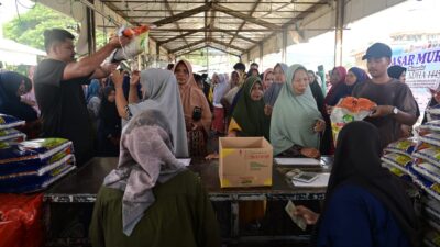 Jelang Idul Adha, Warga Krueng Raya Antusias Berbelanja di Pasar Khusus