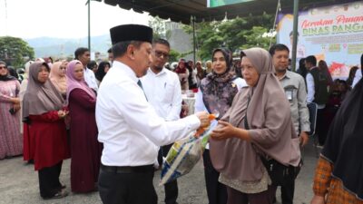 Ratusan Warga Kecamatan Bebesen Antusias Sambut Gerakan Pangan Murah