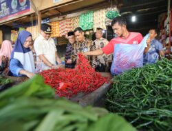 Pastikan Harga dan Persedian Sembako, Pj Walkot Lhokseumawe Sidak Pasar  Impres